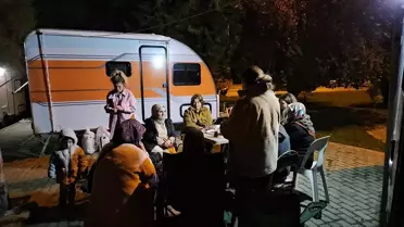 Sındırgı'da Deprem Tedirginliği: Karavan Yaşamı