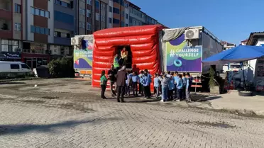 Of'ta Bilim TIR'ı Öğrencilerin İlgi Odağı