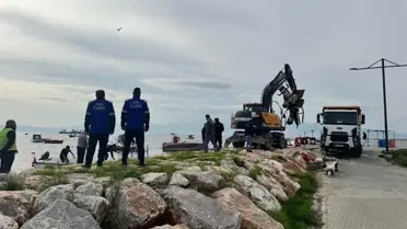 İzmir'de Kaçak Barınaklara Yıkım
