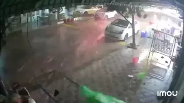 Kalmaegi Tayfunu Kamboçya'ya Ulaştı