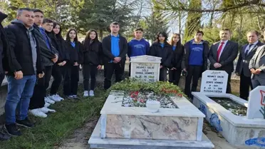 Kastamonu'da vefat eden öğretmen öğrencileri tarafından kabri başında anıldı
