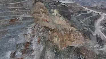 Divriği'de Maden Ocağında Göçük: Arama Çalışmaları Devam Ediyor