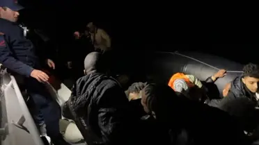 Foça'da 36 Düzensiz Göçmen Kurtarıldı