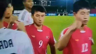 Kuzey Koreli ve Japon oyuncuların selamlaşması olay oldu