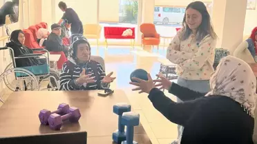 Yaşlılara Fizik Tedavi Desteği