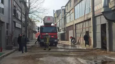 İnegöl'de Mobilya İmalathanesinde Yangın