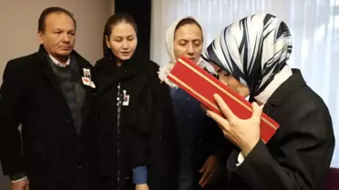 Bakan Göktaş, şehit Pilot Caner Kandemir'in ailesini ziyaret etti