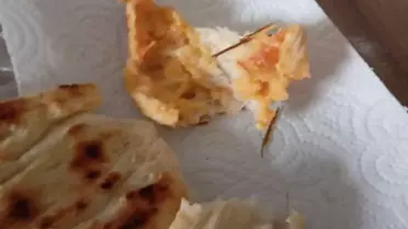 Ekmeğin içerisinden odun parçaları çıktı