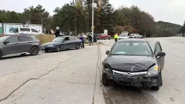 Eskişehir'de Kavşak Kazası: 2 Yaralı