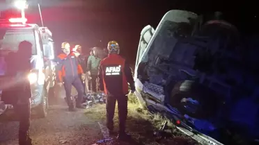 Sivrice'de Kamyon Devrildi, Sürücü Yaralandı