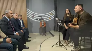 Kozluk Belediye Başkanı Işık ve AK Parti İl Başkanı Şansi'den şehit Aybüke öğretmenin okuluna ziyaret