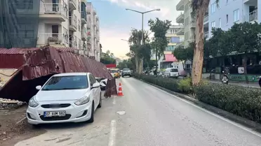 Alanya'da Fırtına Araçta Hasara Yol Açtı