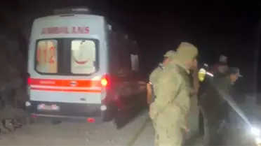 Posof'ta Kamyon Devrildi: Sürücü Hayatını Kaybetti