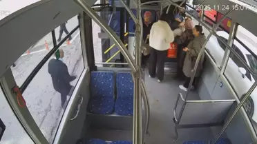 Bursa'da Otobüste Kalp Krizi Geçiren Yolcu Hastaneye Ulaştırıldı