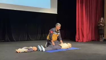 Burdur'da Muhtarlar Akademisi Eğitimi