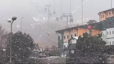 Erciyes Kayak Merkezi'nde Kar Yağışı