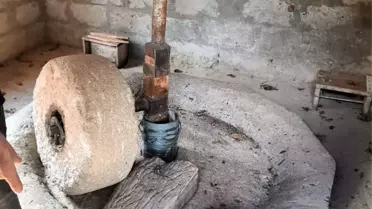 80 Yıllık Su Değirmeni Günümüze Taşıyor