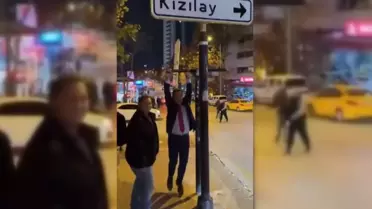 Sarıgül'den Gençlerle Kızılay Tabelası Pozu