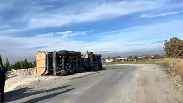 Uşak'ta Tır Kazası: Sürücü Yaralı