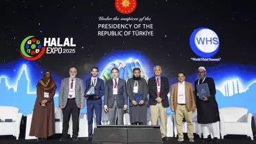 11. Dünya Helal Zirvesi İstanbul'da Devam Ediyor