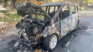 Ataşehir'de Hafif Ticari Araç Yangını