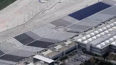 Atatürk Havalimanı'nda teslime hazır 9 bin 200 araç tek karede görüntülendi