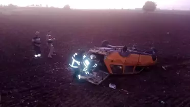 Hatay'da Otomobil Şarampole Devrildi