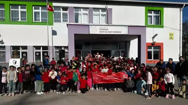 Samsun'da genç gönüllülerden köy okuluna ziyaret