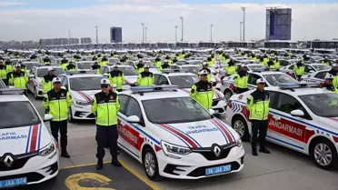 Bakan Yerlikaya Jandarma, Emniyet ve Sahil Güvenlik Teşkilatı yeni araç hizmete alım töreninde konuştu Açıklaması