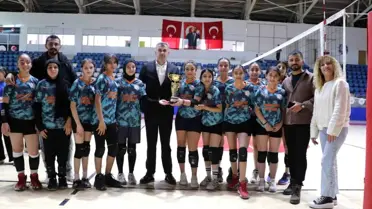Hakkari'de Voleybol Finali Coşkuyla Gerçekleşti