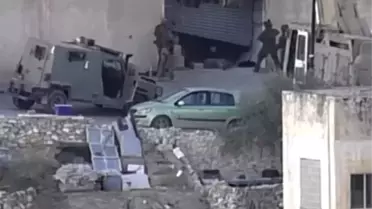 İsrail güçleri, ellerini havaya kaldırarak teslim olan 2 Filistinliye kurşun yağdırdı