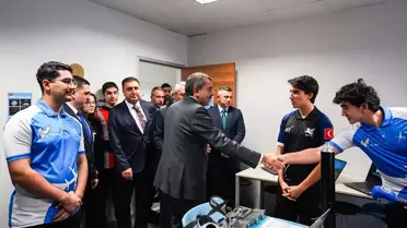 Bakan Tekin, Arnavutköy Meslek Lisesi'nde