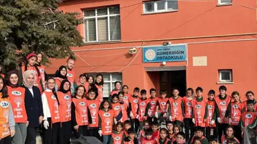 Öğrencilerden Çevre Temizliği