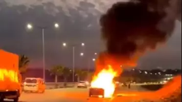 Adana'da Seyir Halindeki Araçta Yangın