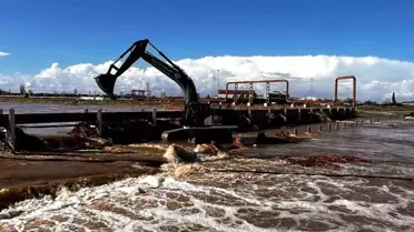 Ayvacık'ta Tuzla Çayı Taştı