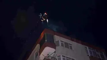 Samsun Bafra'da Binanın Çatı Katında Yangın Çıktı