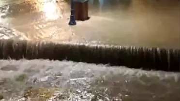 Sarı kodla uyarılan kentte denizle kara birleşti, tarihi çarşı göle döndü 