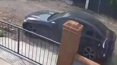 İş insanına evinin önünde silahlı saldırı