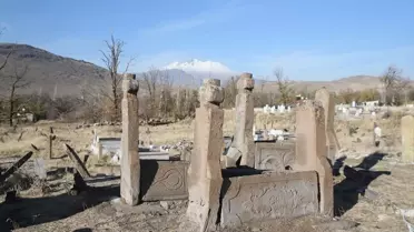 Kayseri'de Tarihi Mezar Taşları Belgeleniyor