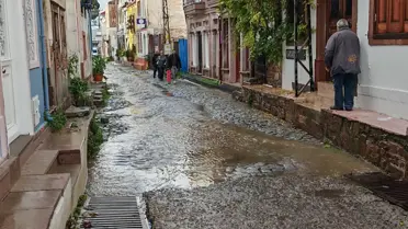 Ayvalık'ta Su Baskınları: 73 İhbar!