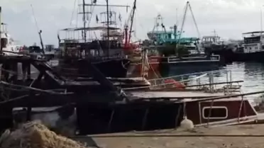 Antalya'da Yıldırım Tekneye Düştü, Yangında 3 Tekne Yandı