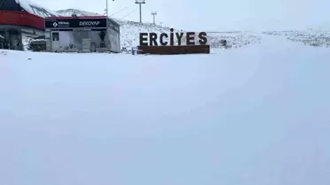 Erciyes Kayak Merkezi'nde Kar Yağışı Sevinci