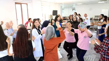 Piri Reis Ortaokulu Öğrencilerinden Huzurevi Sakinlerine Keyifli Ziyaret