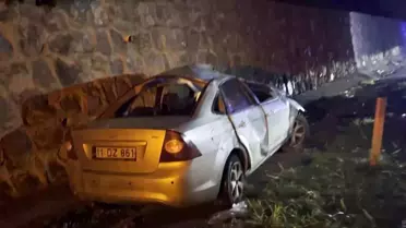 Sakarya'da Otomobil Kazası: 2 Yaralı