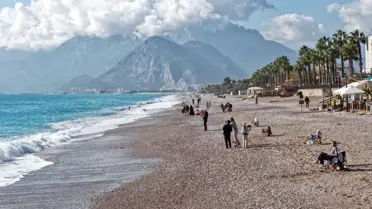 Antalya'da Güneşli Havada Balık Avı