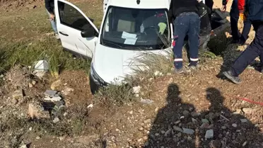 Batman'da Otomobil Su Kanalına Düştü