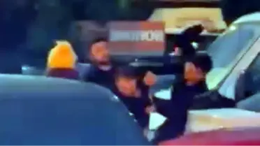 Otoparkta Yumruklu Kavga