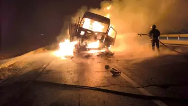 Nusaybin'de Tır Çarpışması: Yangın Çıktı