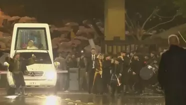 Türkiye'den sonra Lübnan'a giden Papa böyle karşılandı