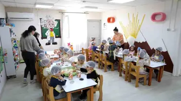 Minikler, Kendi Turşularını Hazırladı